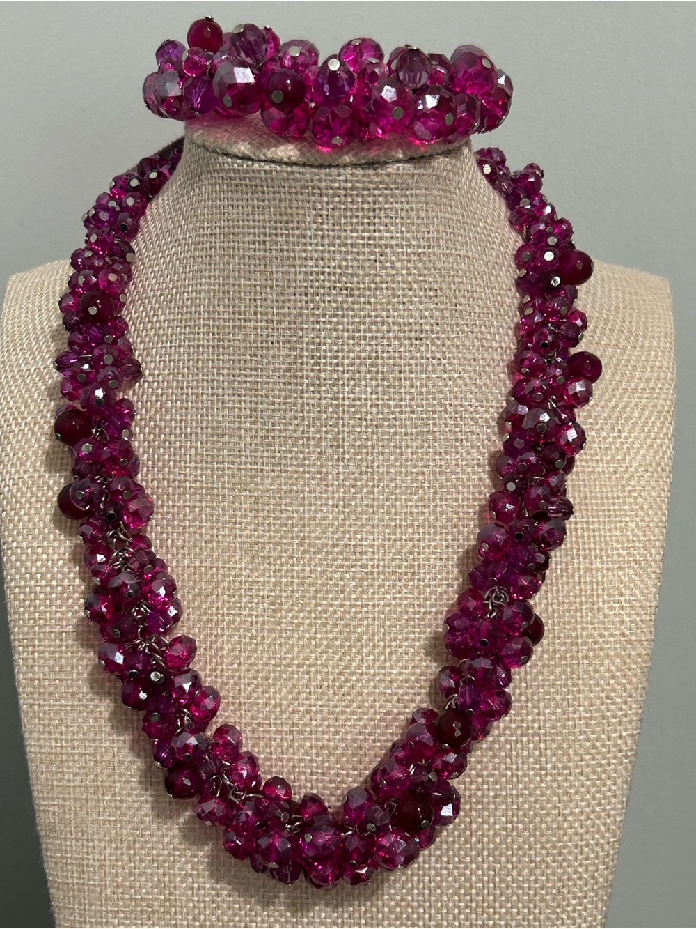 White House Black Market Fuchsia Crystal Necklace & Bracelet Set|NEW